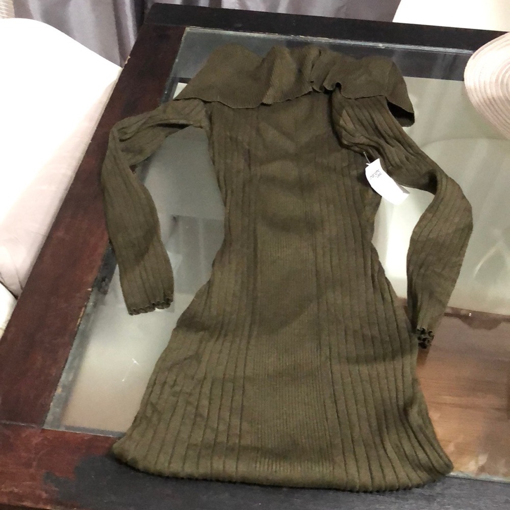 Sweater dress off the shoulder